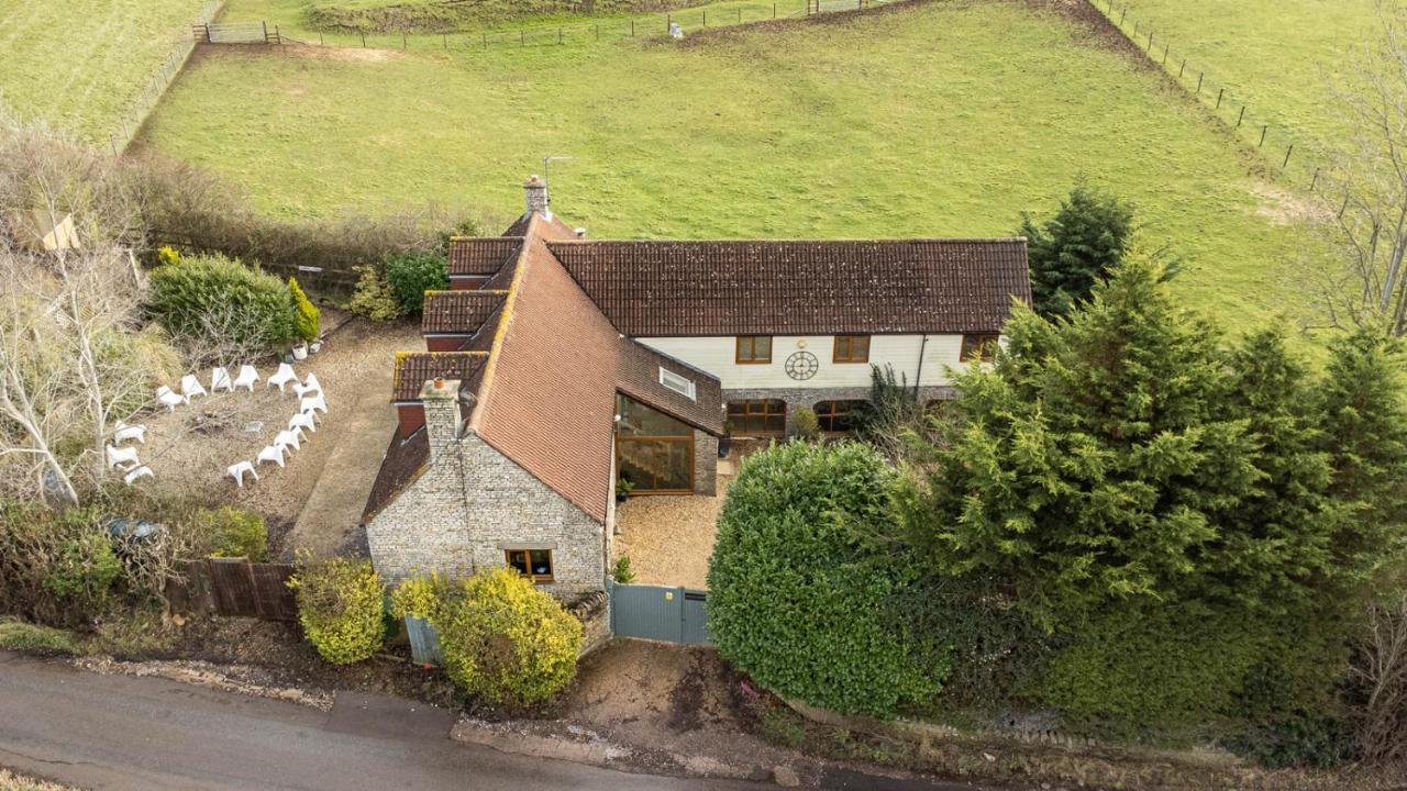 Вілла The West Barn Near Bath, Sleeps 24 And 2 Hot Tubs Бристоль Екстер'єр фото