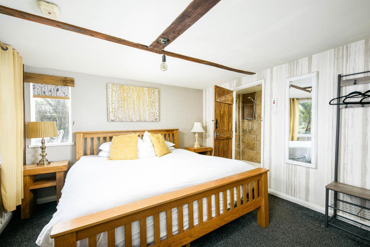 Вілла The West Barn Near Bath, Sleeps 24 And 2 Hot Tubs Бристоль Екстер'єр фото