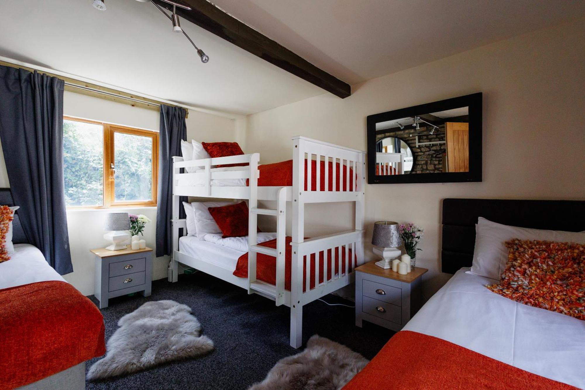 Вілла The West Barn Near Bath, Sleeps 24 And 2 Hot Tubs Бристоль Екстер'єр фото