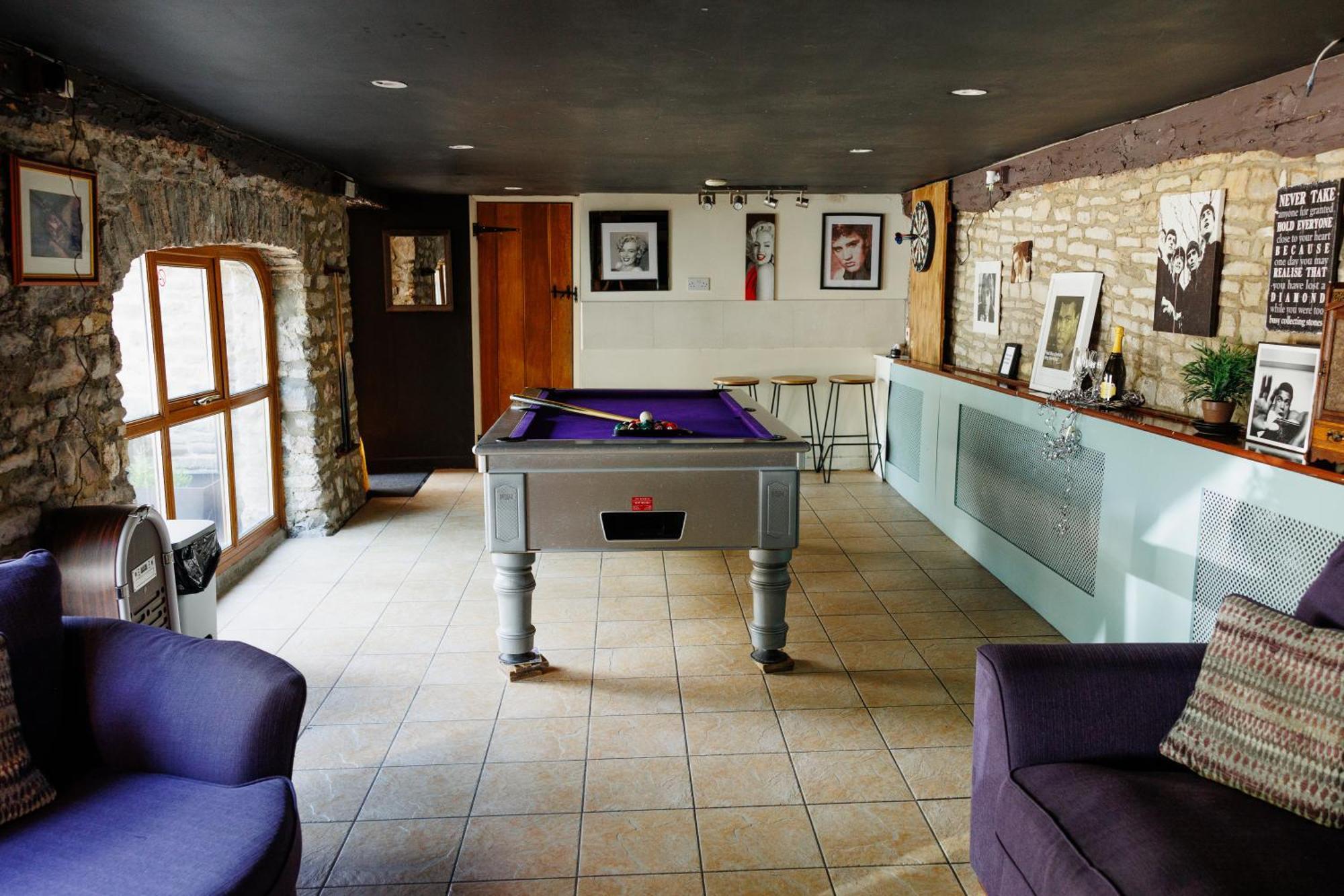 Вілла The West Barn Near Bath, Sleeps 24 And 2 Hot Tubs Бристоль Екстер'єр фото