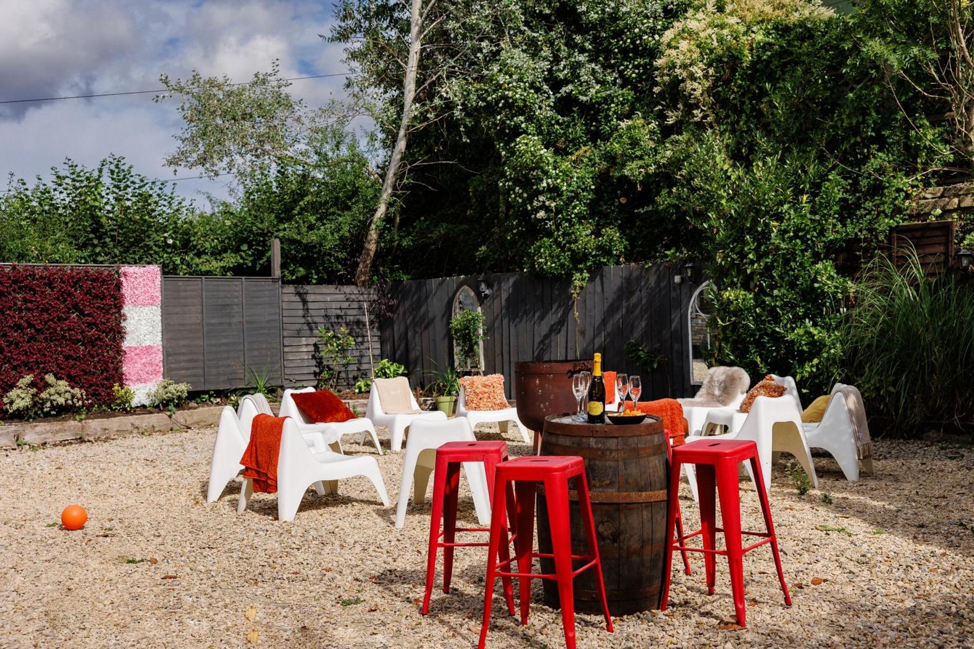 Вілла The West Barn Near Bath, Sleeps 24 And 2 Hot Tubs Бристоль Екстер'єр фото