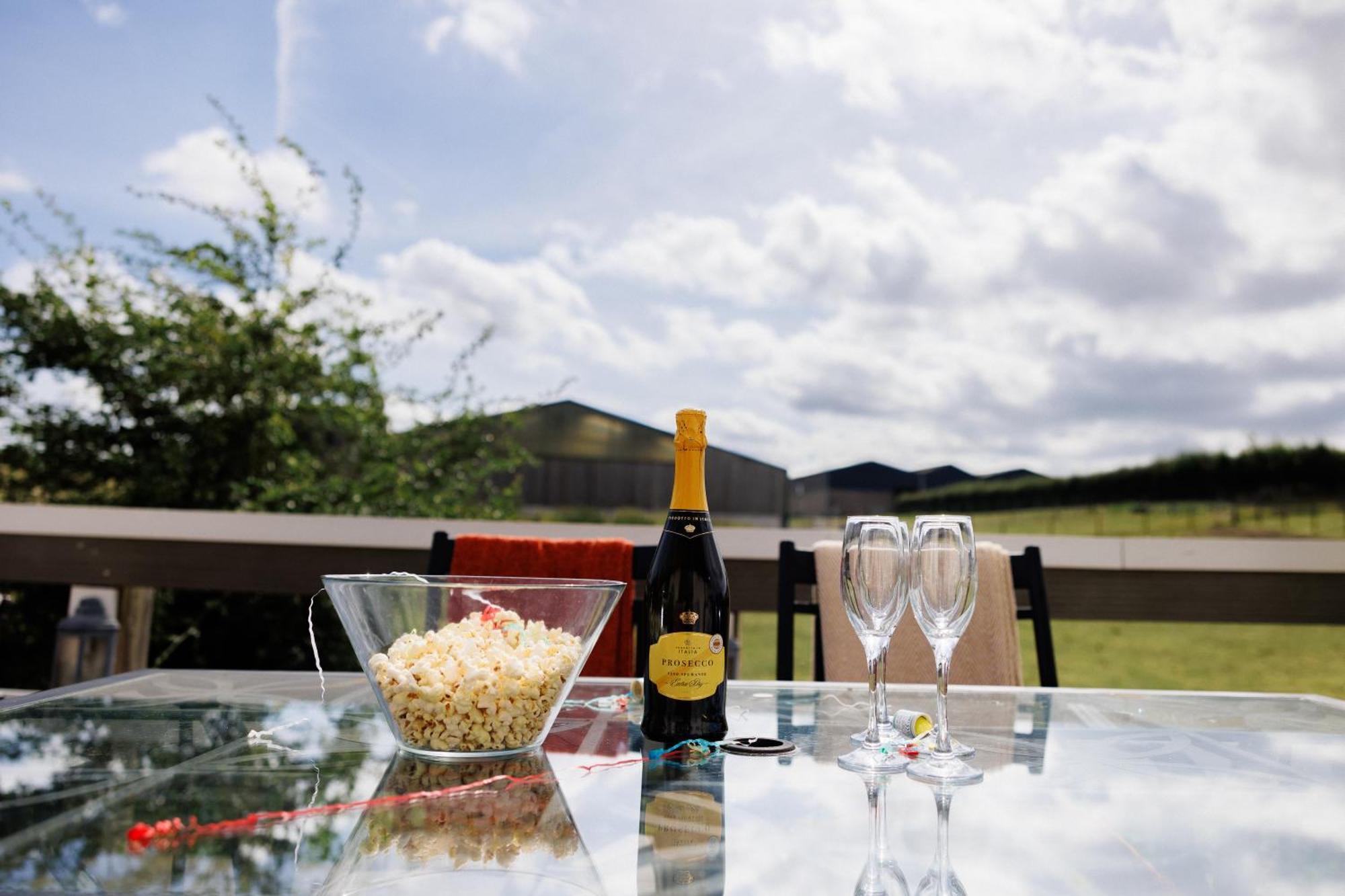 Вілла The West Barn Near Bath, Sleeps 24 And 2 Hot Tubs Бристоль Екстер'єр фото